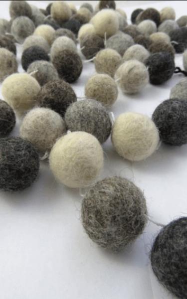 STONE FELT BALL GARLAND