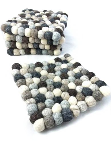 STONE FELT BALL TRIVET